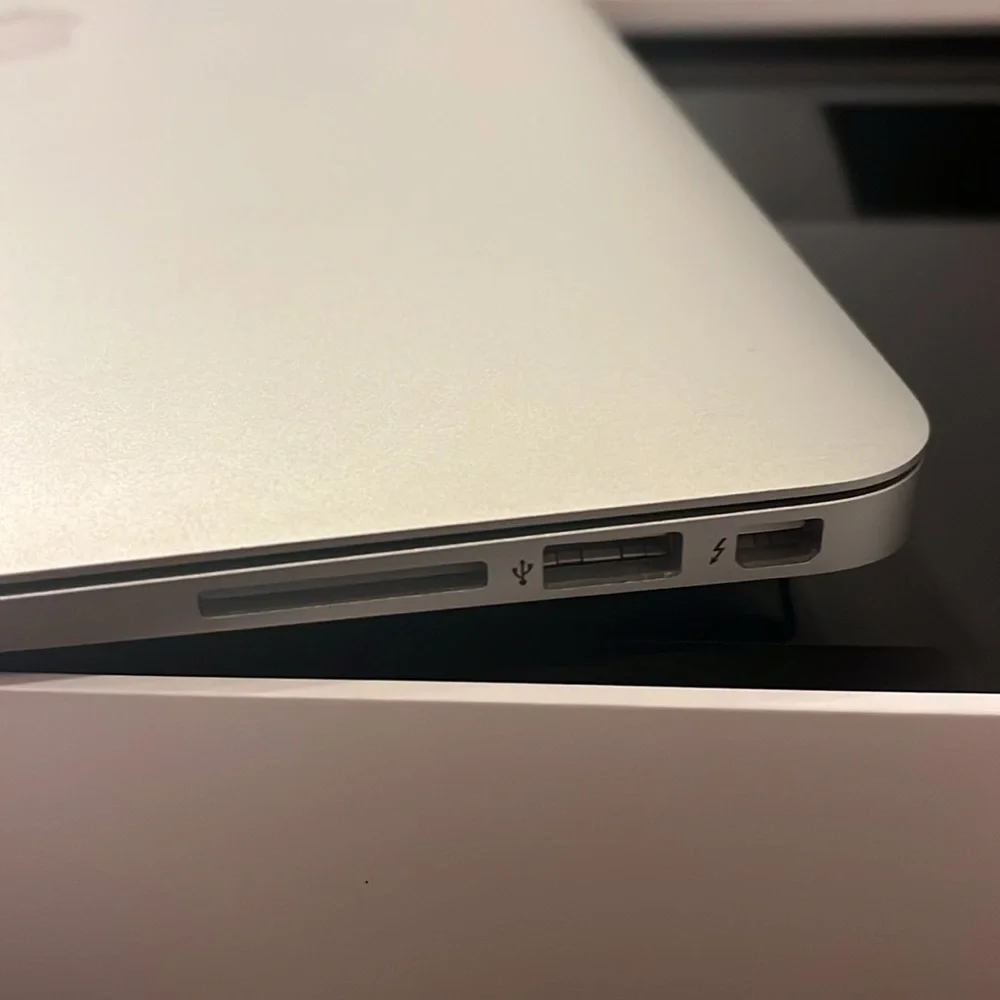 MacBook Air 13 Inch Laptop Computer For Parts Only - No Hard Drive -